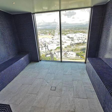 2 Bedroom Luxurious Family Apartment On 40Th Floor With Amazing Ocean Coastline Broadbeach Gold Coast Gc40 Exterior photo