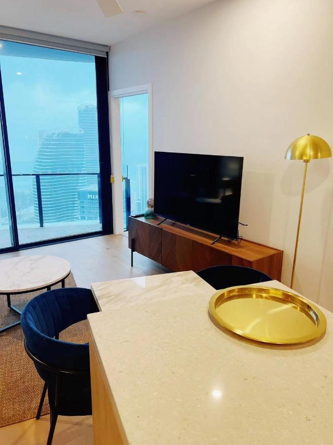 2 Bedroom Luxurious Family Apartment On 40Th Floor With Amazing Ocean Coastline Broadbeach Gold Coast Gc40 Exterior photo